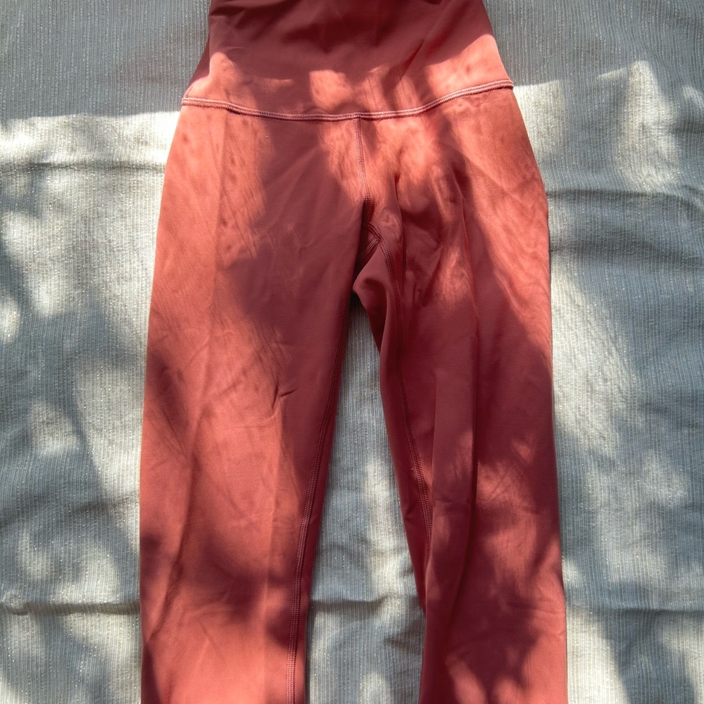 Light pink lululemon leggings